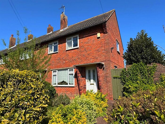 2 Bedroom End Of Terrace House For Sale In Crawley Crescent, Eastbourne, BN22