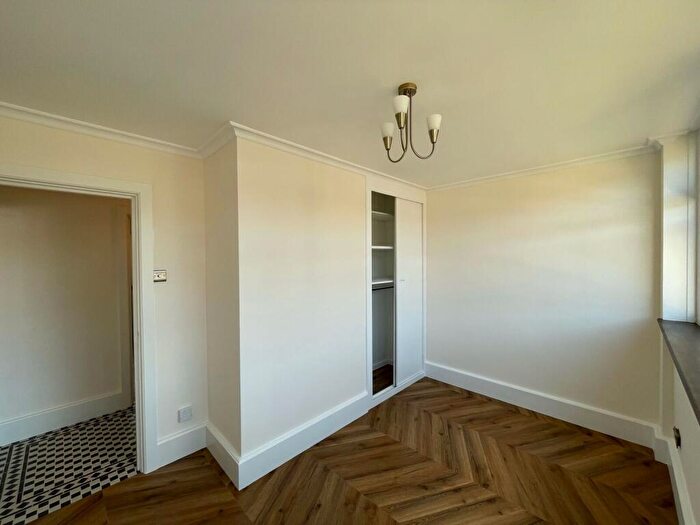 2 Bedroom Flat To Rent In Marlborough Road, Chingford, London, E4