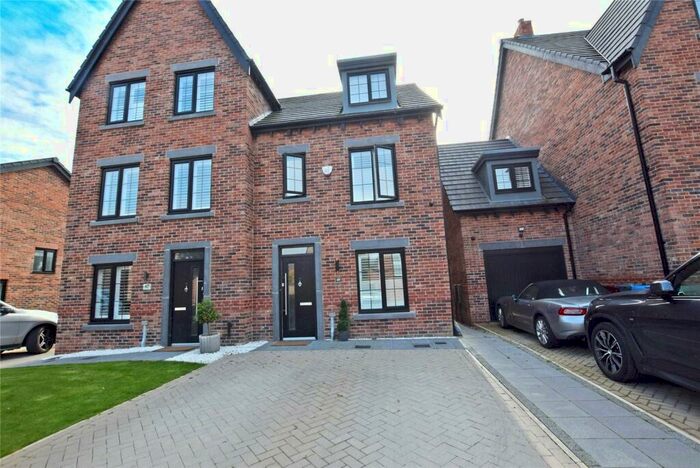 3 Bedroom Semi-Detached House To Rent In Toddbrook Close, Didsbury, Manchester, M20