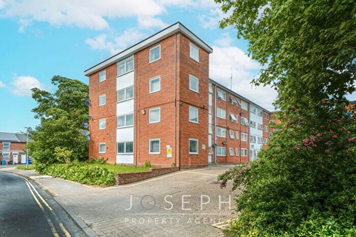 2 Bedroom Flat To Rent In Chevallier Street, Ipswich, IP1
