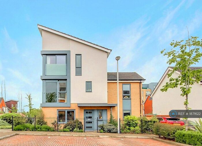 4 Bedroom End Of Terrace House To Rent In Padworth Avenue, Reading, RG2