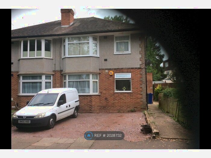2 Bedroom Maisonette To Rent In Methuen Close, Edgware, HA8