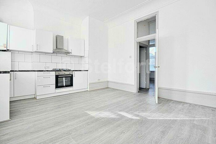 1 Bedroom Apartment To Rent In Holloway Road, London, N19