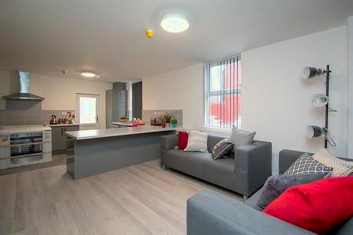 6 Bedroom Terraced House To Rent In Cotswold Street, Liverpool, L7