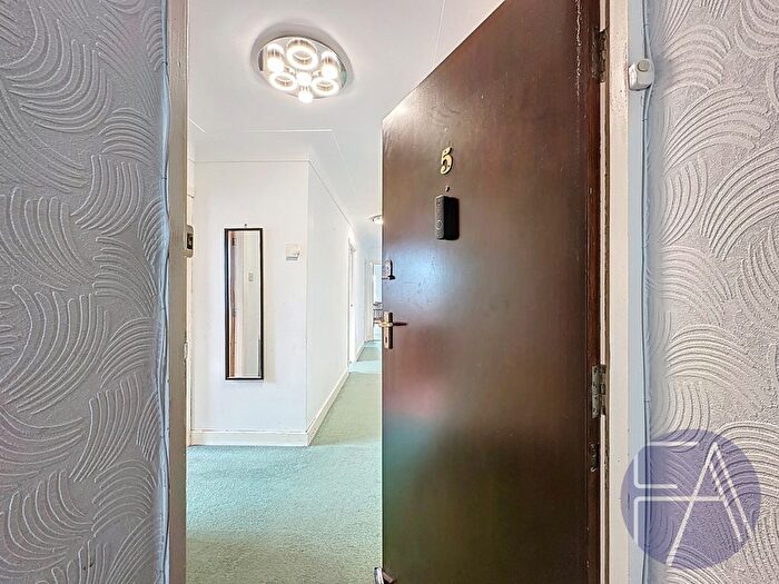 2 Bedroom Flat For Sale In Albany Road, Southport, Merseyside, PR9