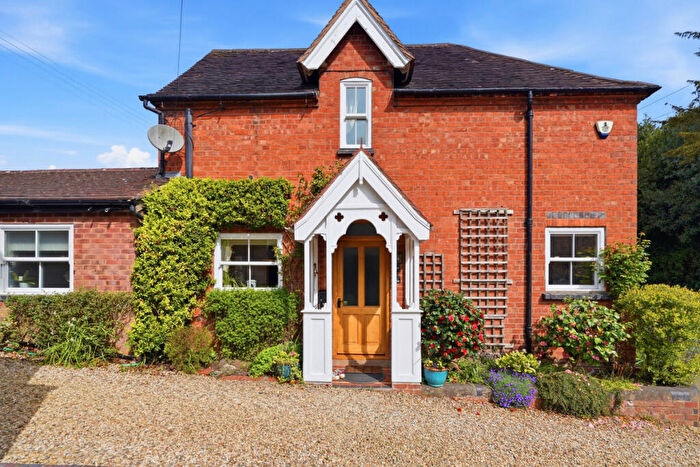 3 Bedroom End Of Terrace House For Sale In Holy Cross Lane, Belbroughton, DY9