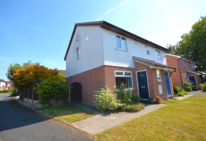 3 Bedroom Semi-Detached House For Sale In Uppermill Drive, Manchester, M19