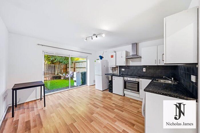 1 Bedroom Flat To Rent In Newhaven Court, Seaford Road, Enfield, EN1