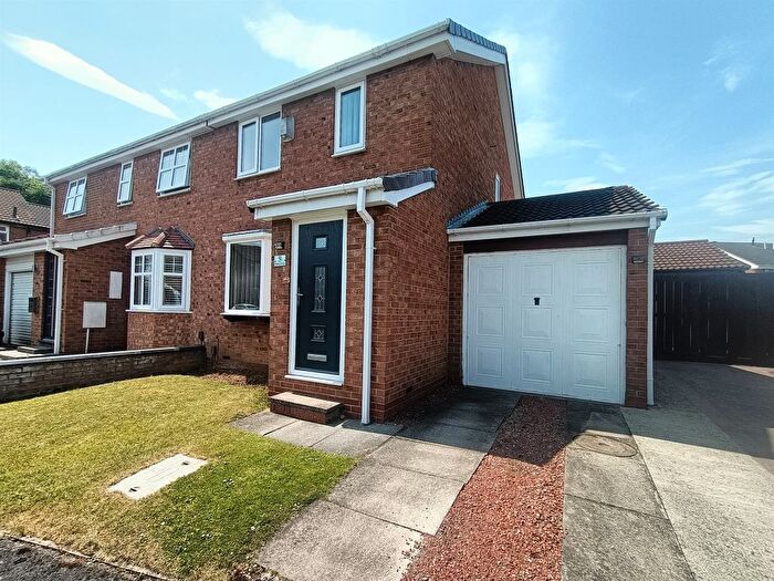 3 Bedroom Semi-Detached House For Sale In Hetton Close, Billingham, TS23