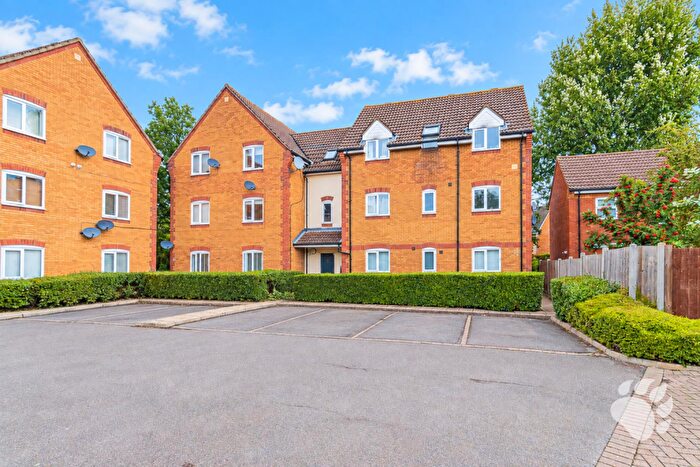 2 Bedroom Flat For Sale In Forest Glade, Langdon Hills, SS16