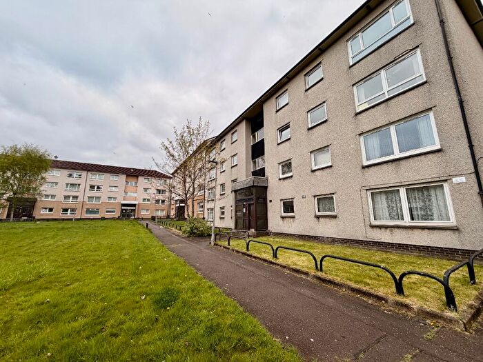 3 Bedroom Flat To Rent In Kennedy Path, Townhead, Glasgow, G4