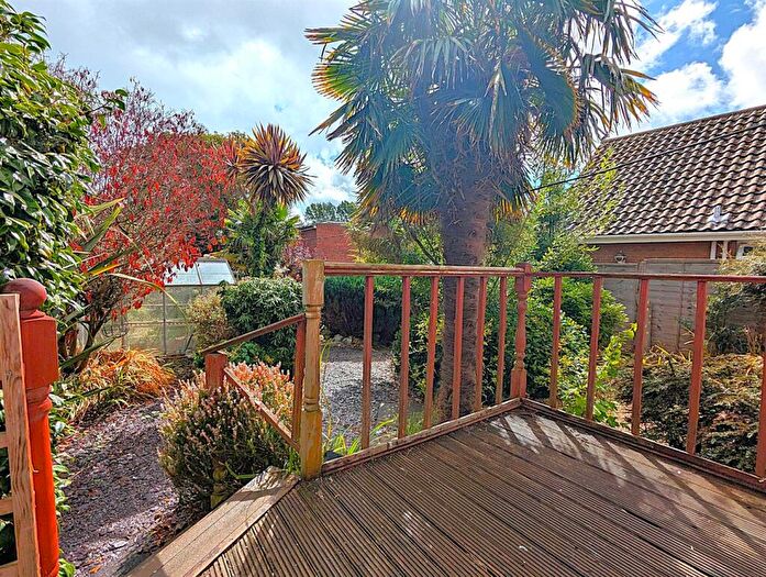 2 Bedroom Detached Bungalow For Sale In James Avenue, Sandown, PO36