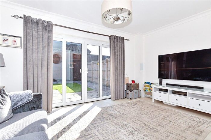 4 Bedroom Town House For Sale In Sephton Close, Aylesford, Kent, ME20