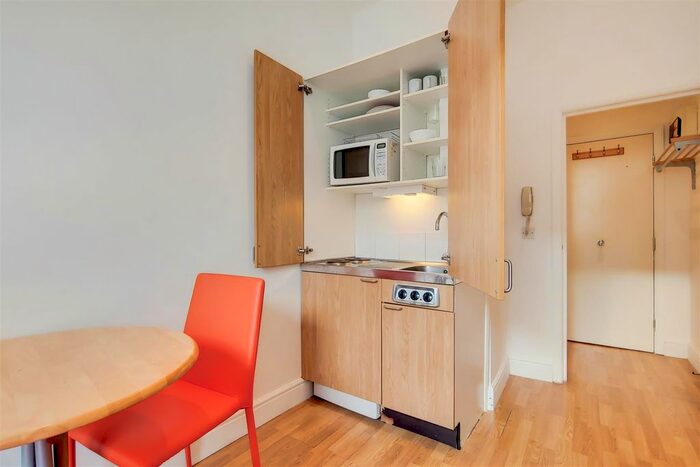 Studio To Rent In Southwell Gardens, South Kensington, SW7