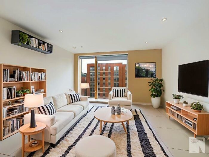 2 Bedroom Apartment To Rent In Apt . :: Ice Plant, M4