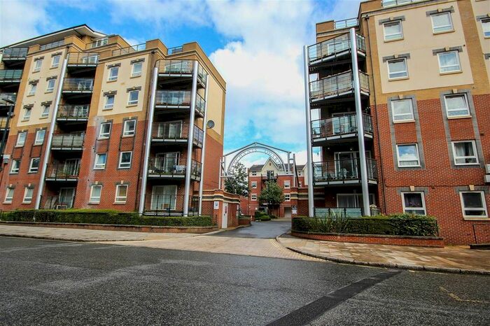 2 Bedroom Flat To Rent In Goldsmiths Court, Merchants Quarters, Briton Street, Southampton, SO14