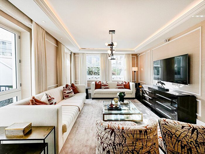 3 Bedroom Flat To Rent In Prince Of Wales Terrace, London, W8