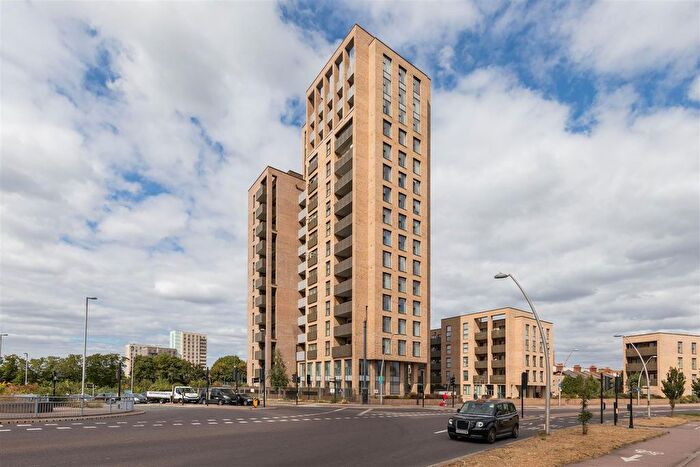 3 Bedroom Flat For Sale In Dunedin Road, Leyton, E10
