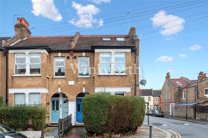 2 Bedroom Flat To Rent In Abbotsford Avenue, London, N15
