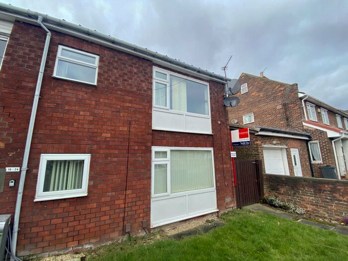2 Bedroom Flat To Rent In Tansley Gardens/Eastbourne - Darlington, DL1