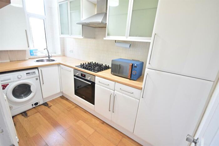 1 Bedroom Flat To Rent In Park Road South, Prenton, CH43