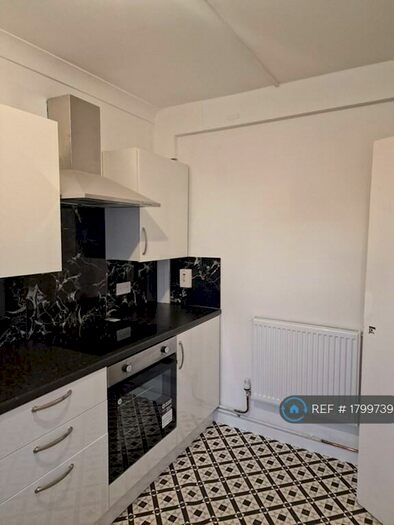 1 Bedroom Flat To Rent In Middle Park Avenue, London, SE9