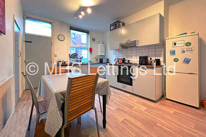 4 Bedroom Terraced House To Rent In Burchett Grove, Leeds, LS6