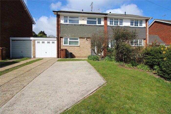 3 Bedroom Semi Detached House To Rent In Bettescombe Road, Gillingham, Kent, ME8