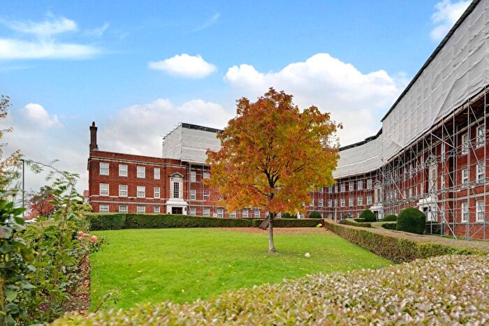 4 Bedroom Apartment For Sale In Bridge Lane, London, NW11