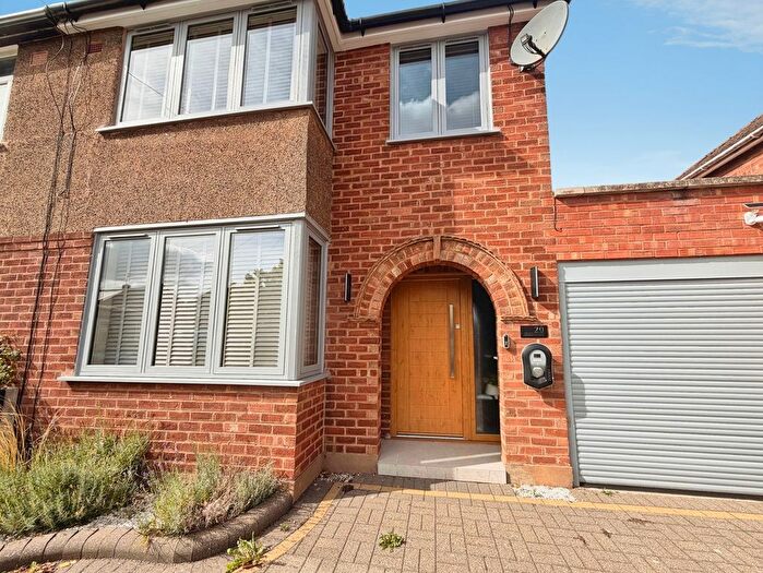 3 Bedroom Semi-Detached House For Sale In Summerton Road, Whitnash, Leamington Spa, CV31