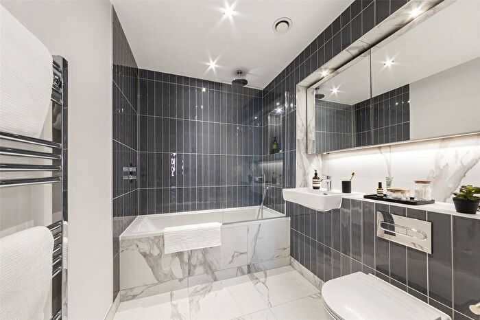 2 Bedroom Flat To Rent In Uncle Southall, Merrick Road, Southall, UB2