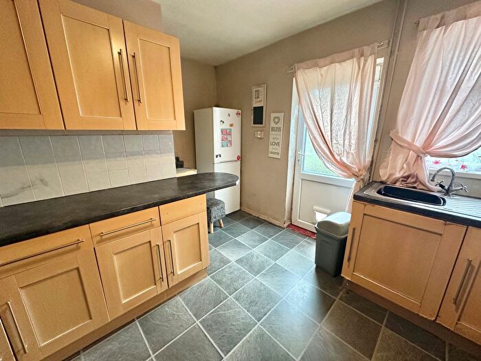 3 Bedroom End Of Terrace House For Sale In Booth Crescent, Mansfield, NG19