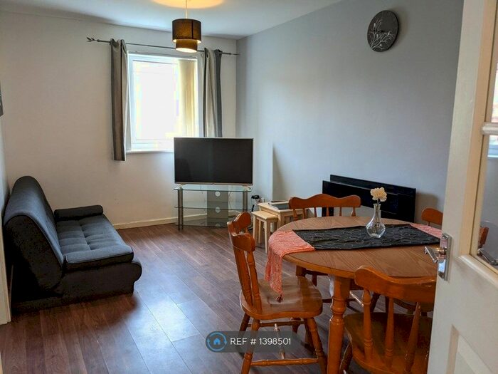 2 Bedroom Flat To Rent In London Road, Glasgow, G40