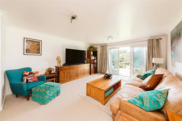 2 Bedroom Flat For Sale In Knoll Hill, Bristol, BS9