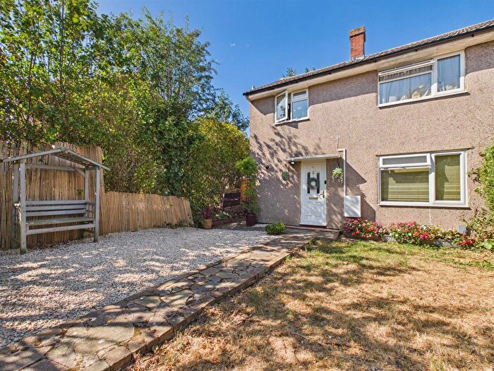 1 Bedroom Maisonette For Sale In Belgrave Road, Aylesbury, Buckinghamshire, HP19