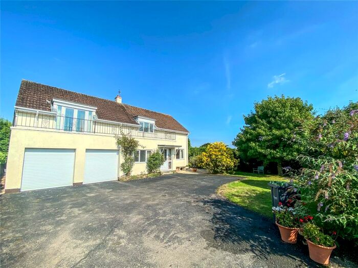 4 Bedroom Detached House For Sale In Victoria Close, New Zealand, SN11