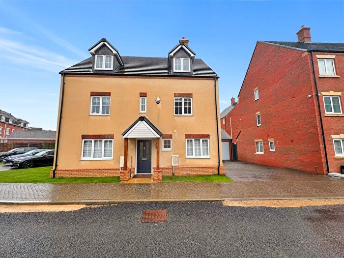 5 Bedroom Detached House For Sale In James Place, Flitwick, Bedford, MK45