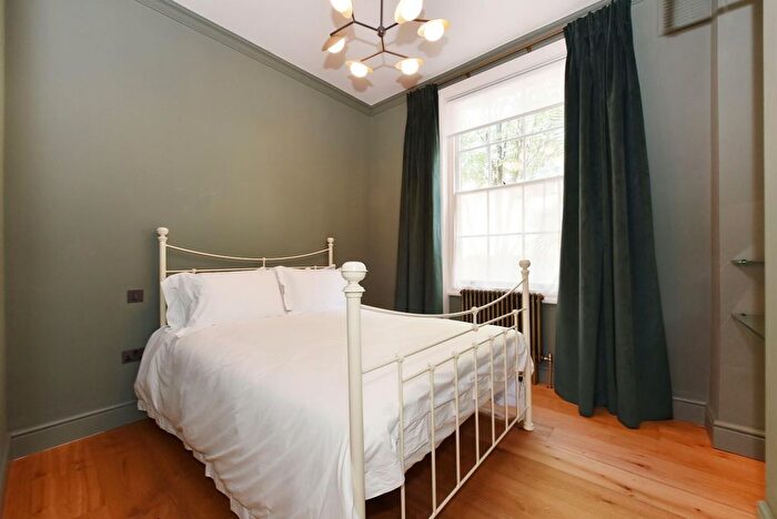 2 Bedroom Flat To Rent In Trinity Street, Borough, London, SE1