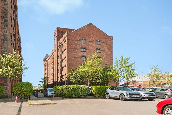 2 Bedroom Flat For Sale In Dock Road, Birkenhead, CH41