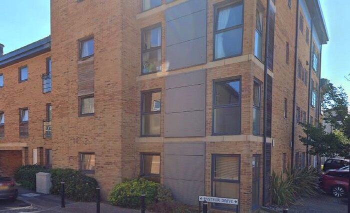 3 Bedroom Flat To Rent In Periwinkle Court, Pasteur Drive, Swindon, SN1