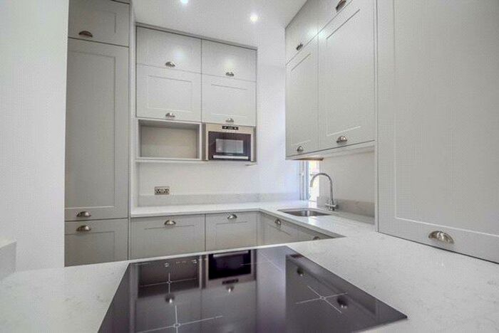 2 Bedroom Apartment To Rent In Crowstone Road, Westcliff-on-Sea, Essex, SS0