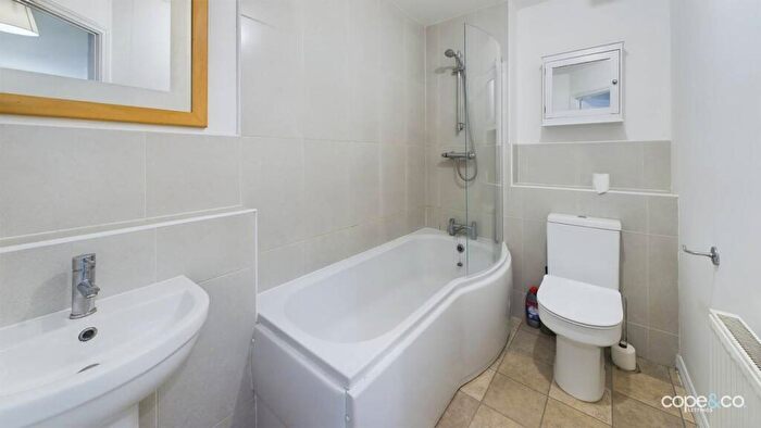 2 Bedroom Flat To Rent In Foss Road, Hilton, Derby, Derbyshire, DE65