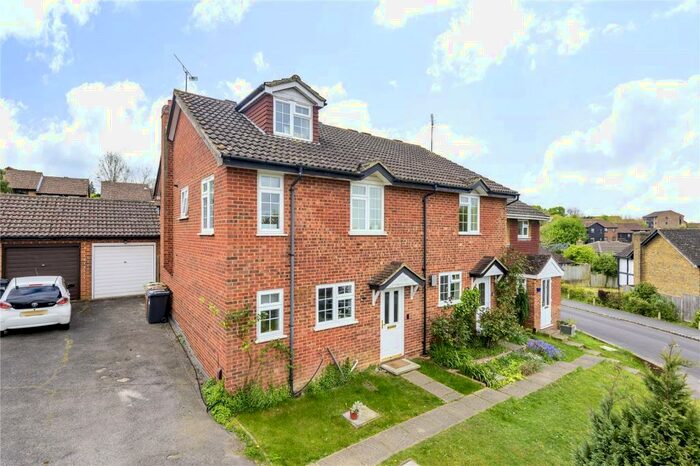 4 Bedroom End Of Terrace House To Rent In Foxglove Gardens, Guildford, GU4