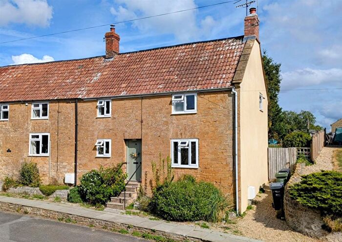 3 Bedroom Semi-Detached House For Sale In Shiremoor Hill, Merriott, TA16