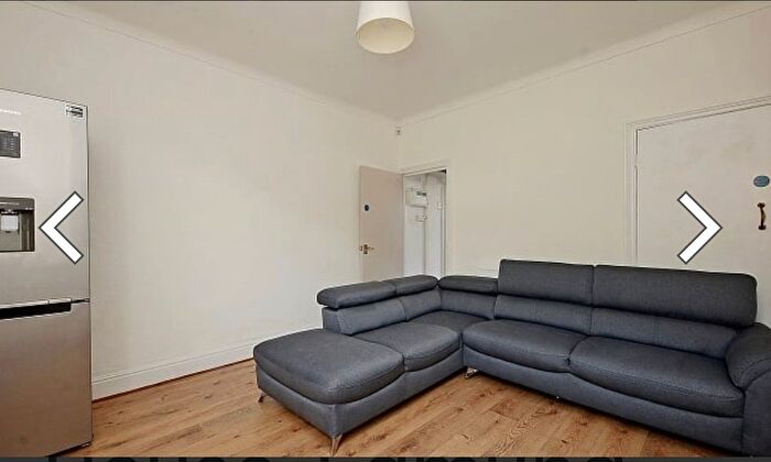 4 Bedroom Semi-detached House To Rent In Edmund Road(Bills Included), Sheffield, S2