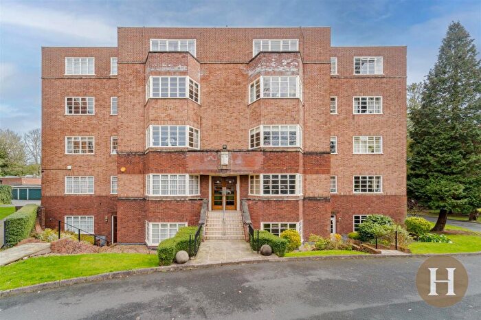 3 Bedroom Flat For Sale In Viceroy Close, Birmingham, B5