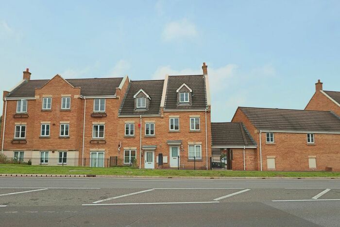 3 Bedroom Property To Rent In Orchard Gate, Bradley Stoke, Bristol, BS32