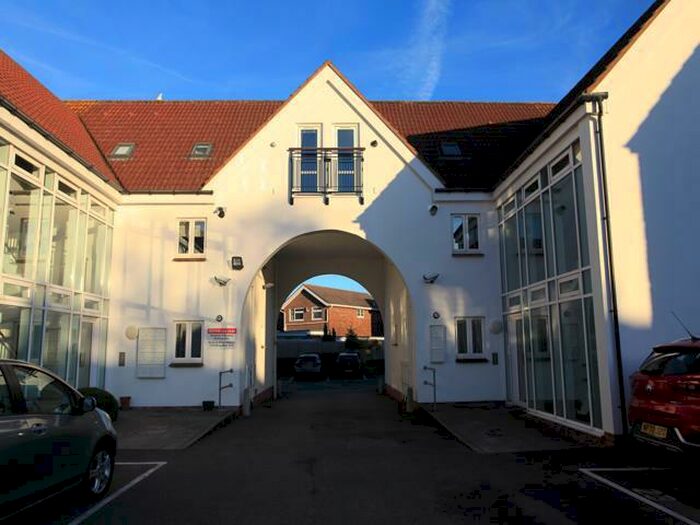 3 Bedroom Flat To Rent In Somerset Mews, Portishead, BS20