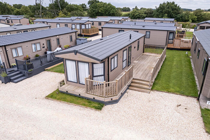 2 Bedroom Park Home For Sale In Street Lane, Bubwith, DN14