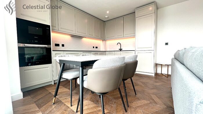 2 Bedroom Apartment To Rent In Brook Street, Kingston Upon Thames, Surrey, KT1